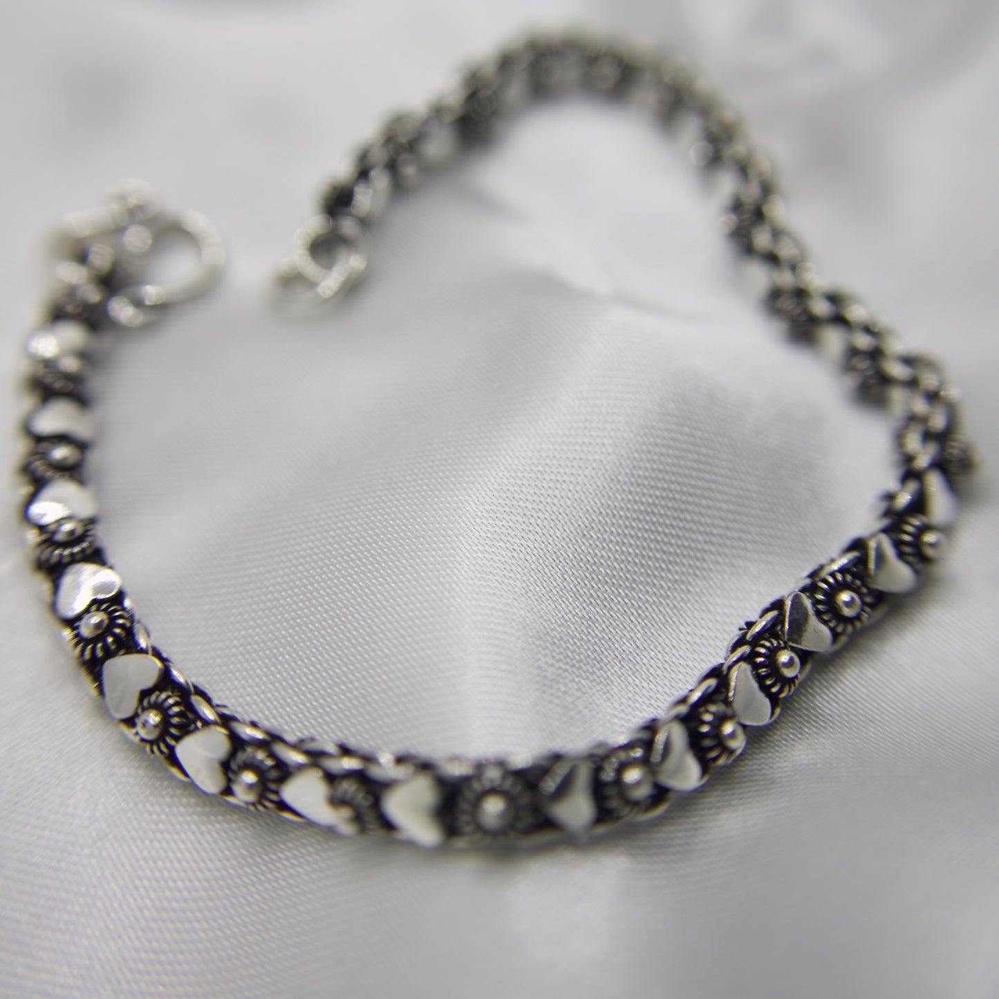 Women-Bracelets
