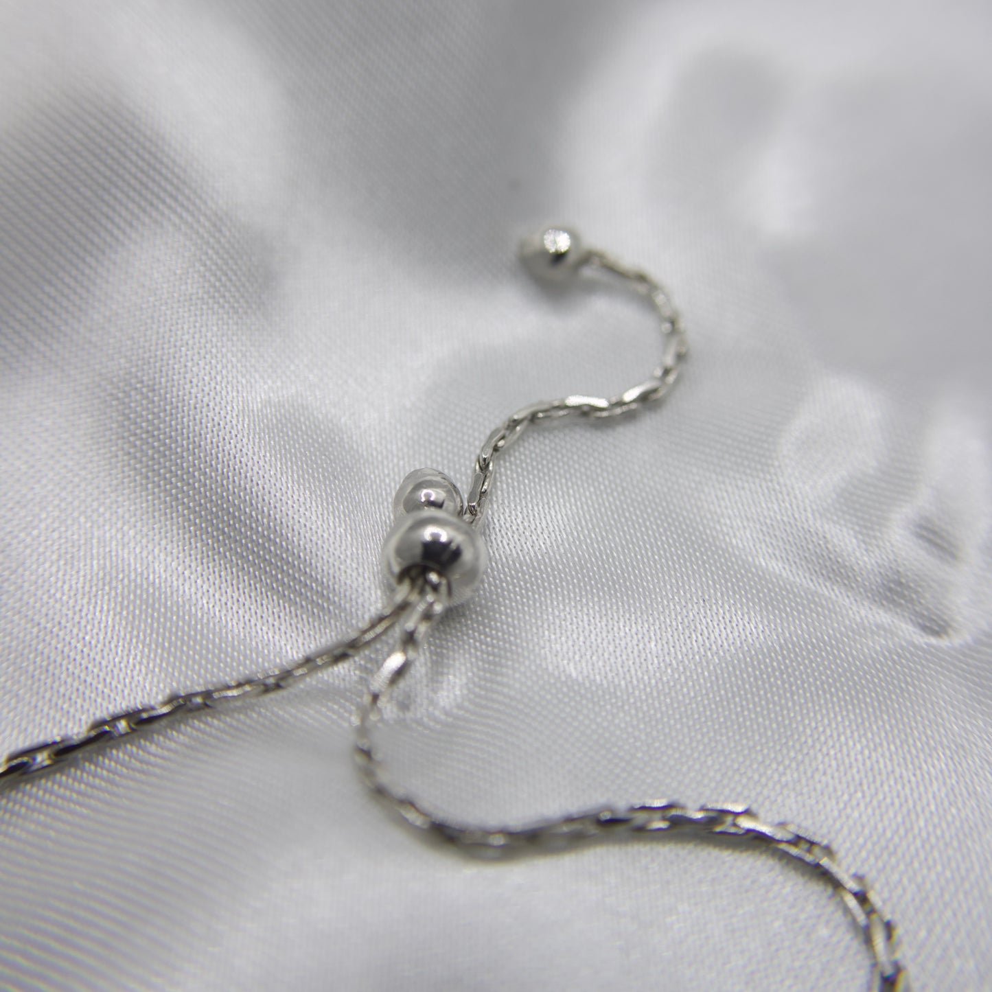 Women-Bracelets