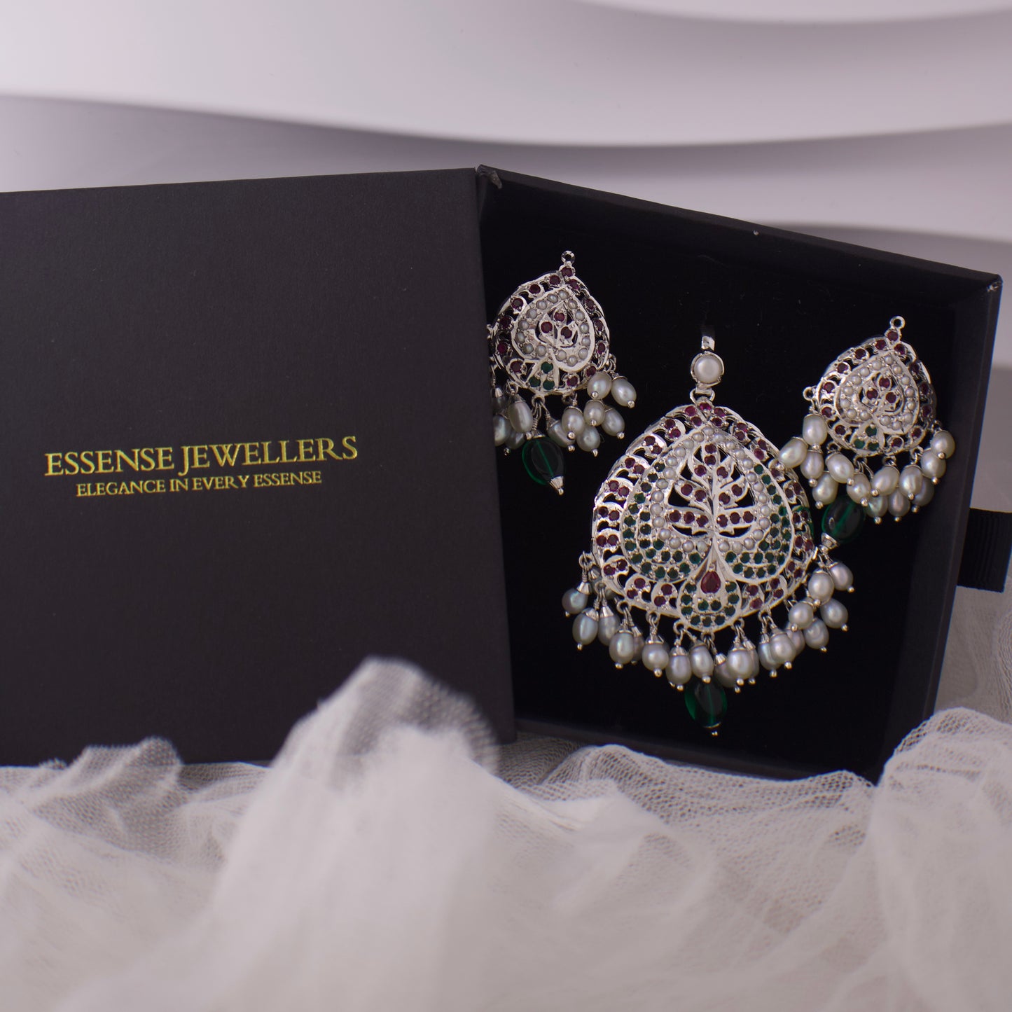 Gold-Plated Silver Jadau Pendant Set