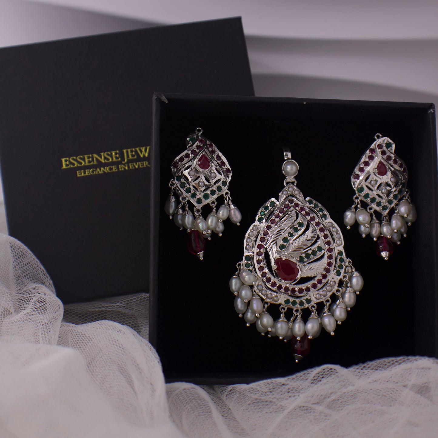 Gold-Plated Silver Jadau Pendant Set