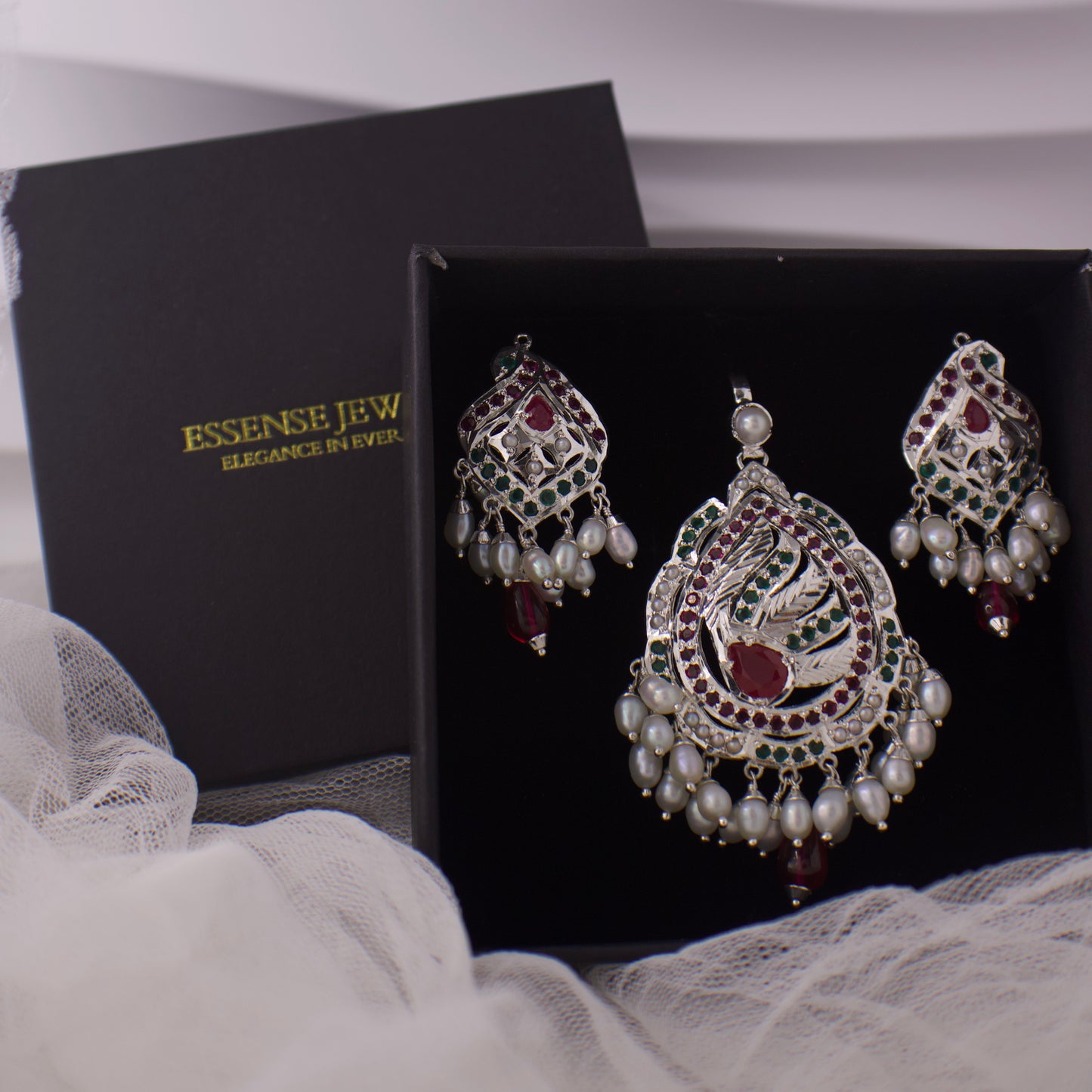 Gold-Plated Silver Jadau Pendant Set