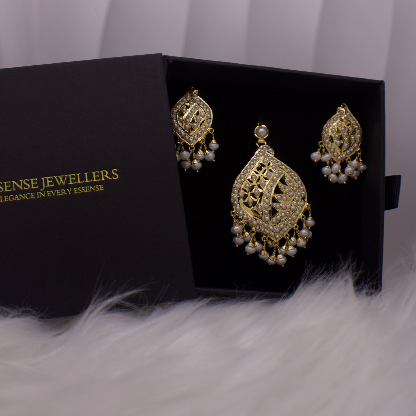 Gold-Plated Silver Jadau Pendant Set