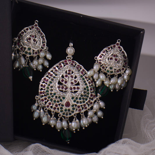 Gold-Plated Silver Jadau Pendant Set