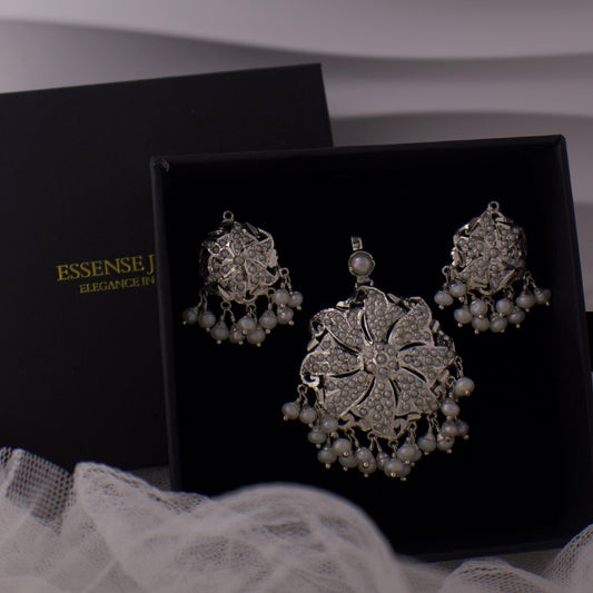 Gold-Plated Silver Jadau Pendant Set