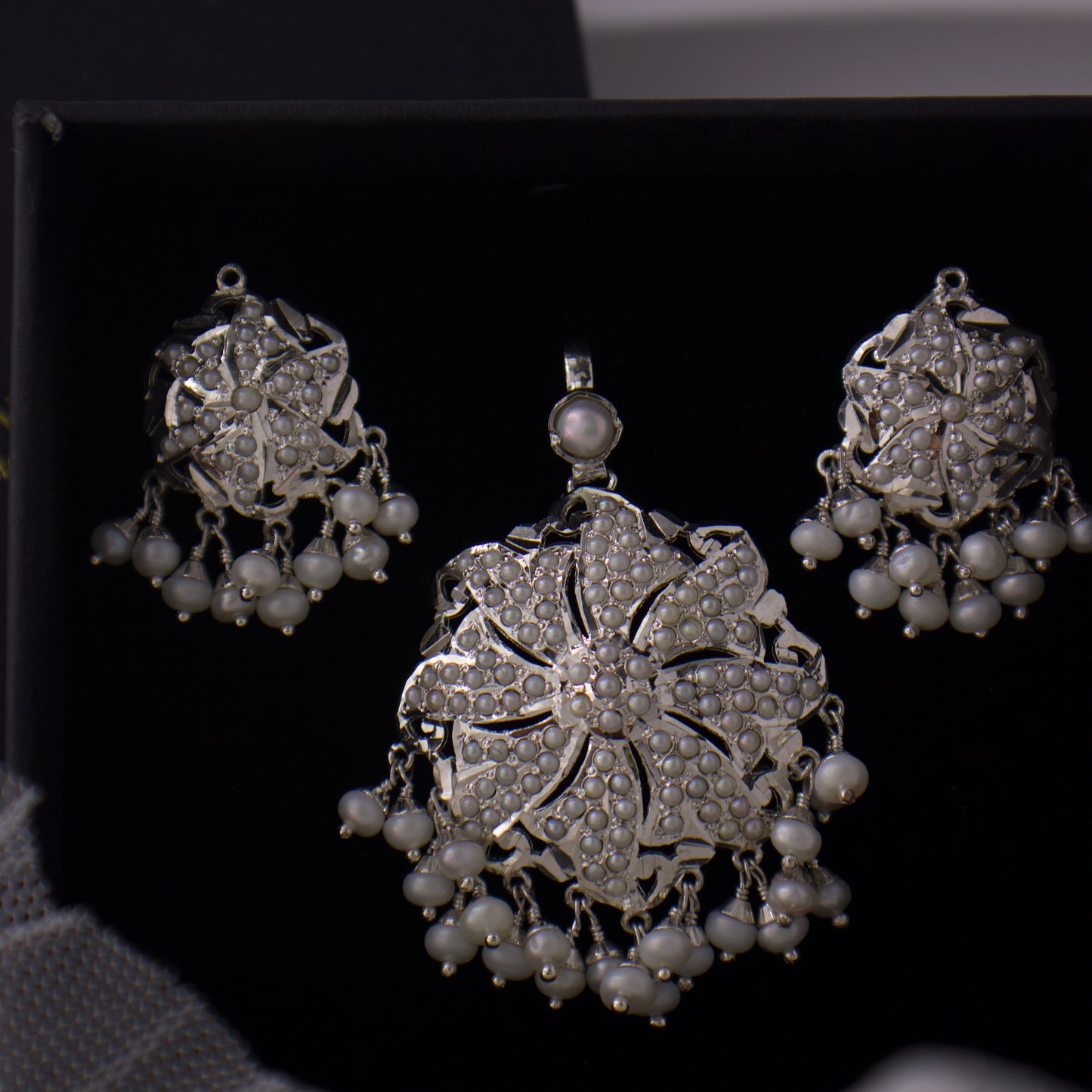 Gold-Plated Silver Jadau Pendant Set
