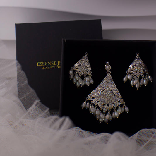 Gold-Plated Silver Jadau Pendant Set