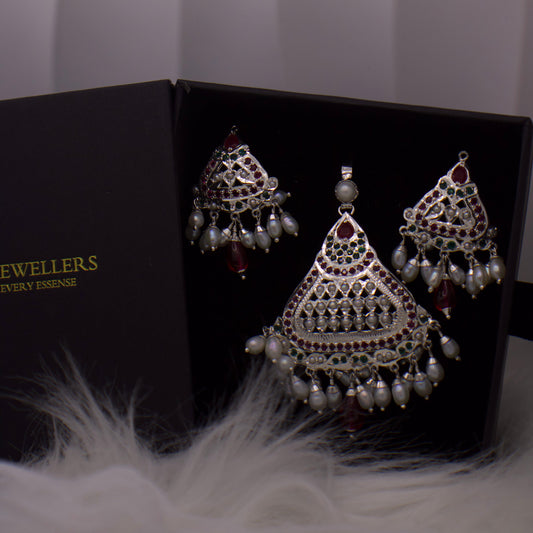Gold-Plated Silver Jadau Pendant Set